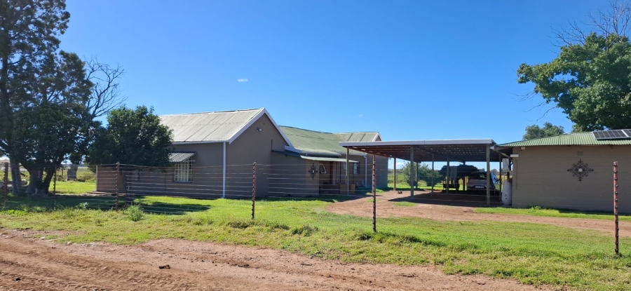 3 Bedroom Property for Sale in Bloemfontein Rural Free State